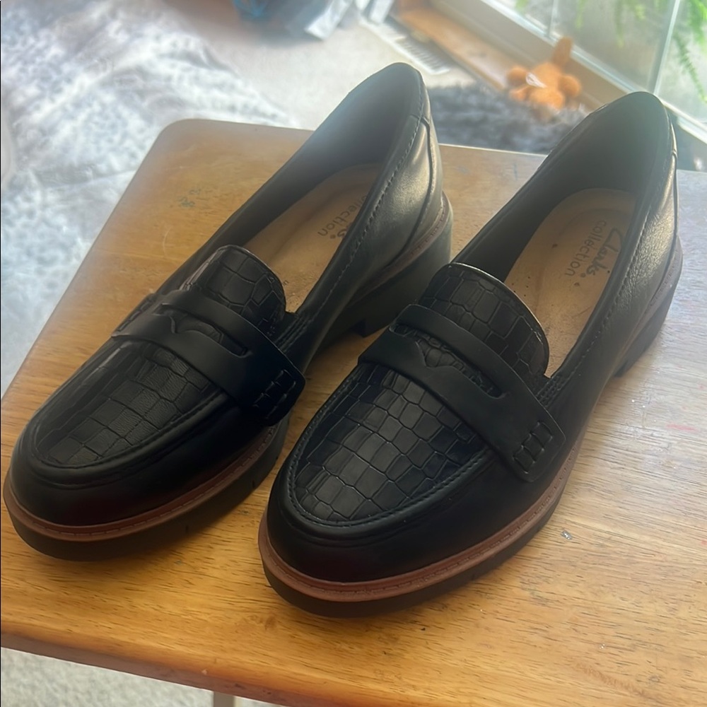 Clarks Black Croc-Embossed Loafers